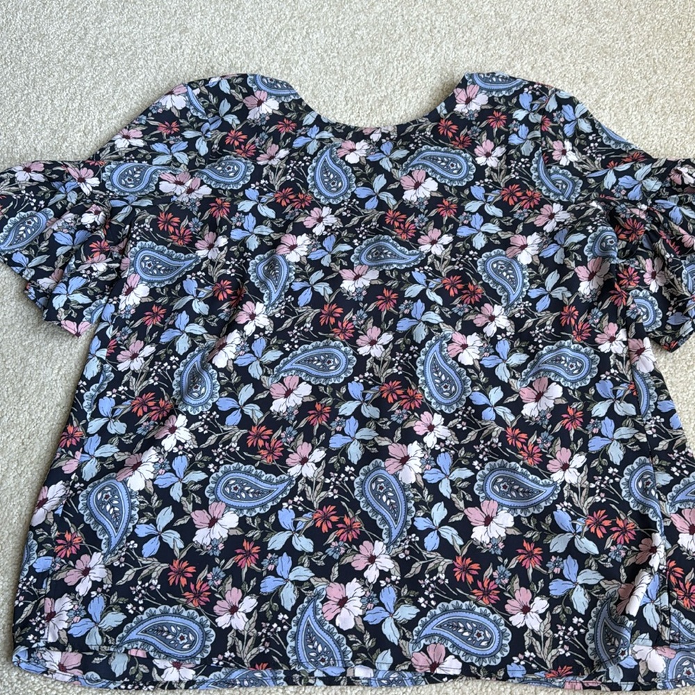 Flowy floral blouse